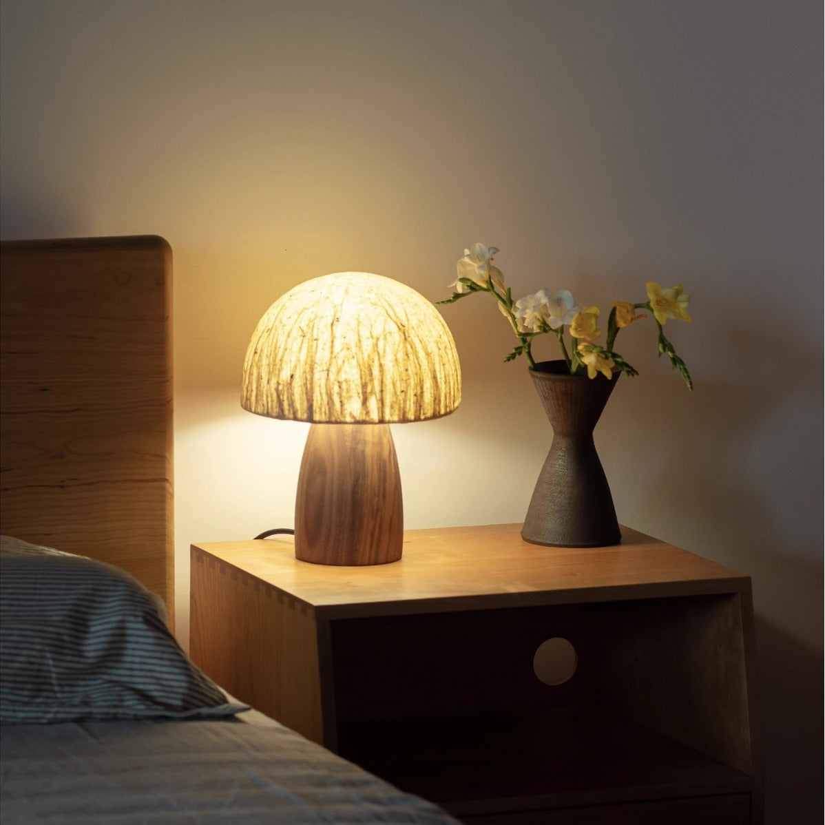Retro Mid-Century Mushroom Table Lamp | Interior Designer Choice 2026