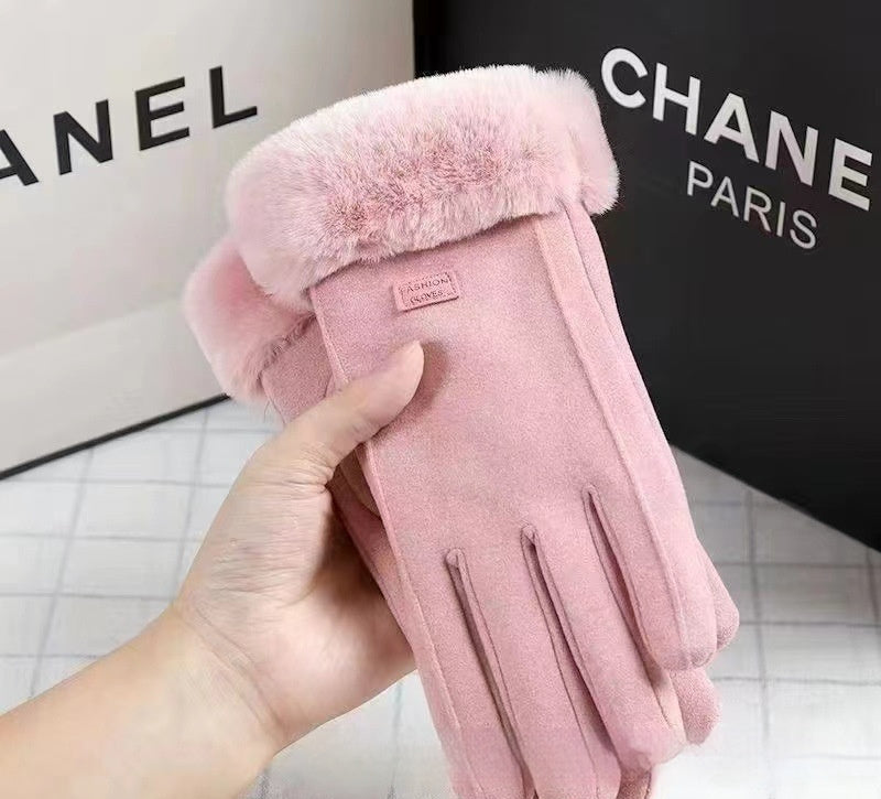 Velvet Muse Faux Winter Gloves
